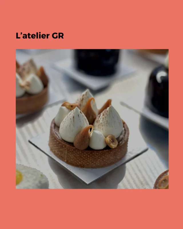 Comment ne pas craquer pour la sublime tartelette macchiato de @lateliergr ?!
 
L’élégance d’un café gourmand en version pâtissière ☕️ :
- Pâte sucrée amande
- Biscuit joconde imbibé café
- Crémeux café/noisette
- Caramel café
- Chantilly légère

Disponible en format à partager sur commande.
N’attendez plus pour vous régaler !

#CAMArche  #ToursNord #Villedetours #associationdescommercants #foodporn #gateaux